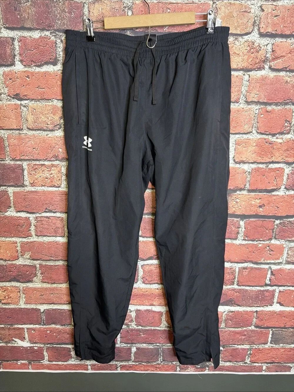Under Armour Men’s Black Woven Rival Windbreaker Pants Athleisure Size XL
